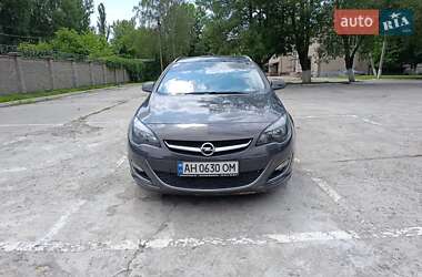 Універсал Opel Astra 2015 в Вільногірську