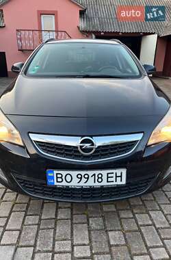 Универсал Opel Astra 2011 в Тернополе