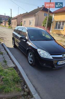 Универсал Opel Astra 2008 в Берегово