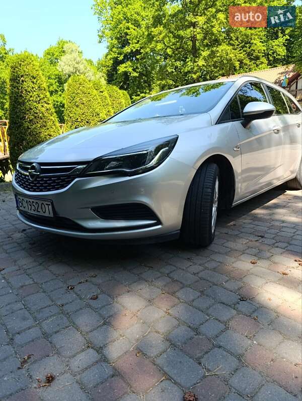 Универсал Opel Astra 2017 в Трускавце