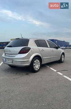 Хэтчбек Opel Astra 2007 в 
