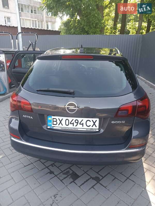Универсал Opel Astra 2015 в Хмельницком
