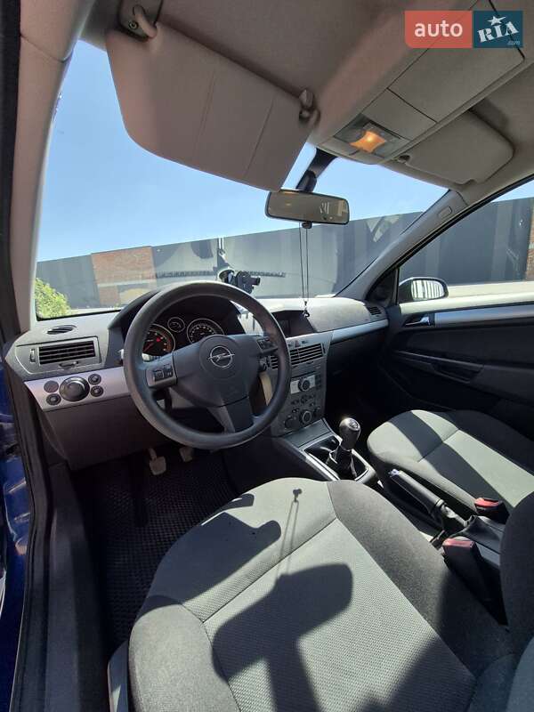 Универсал Opel Astra 2006 в Хмельницком