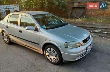 Хэтчбек Opel Astra 1998 в 