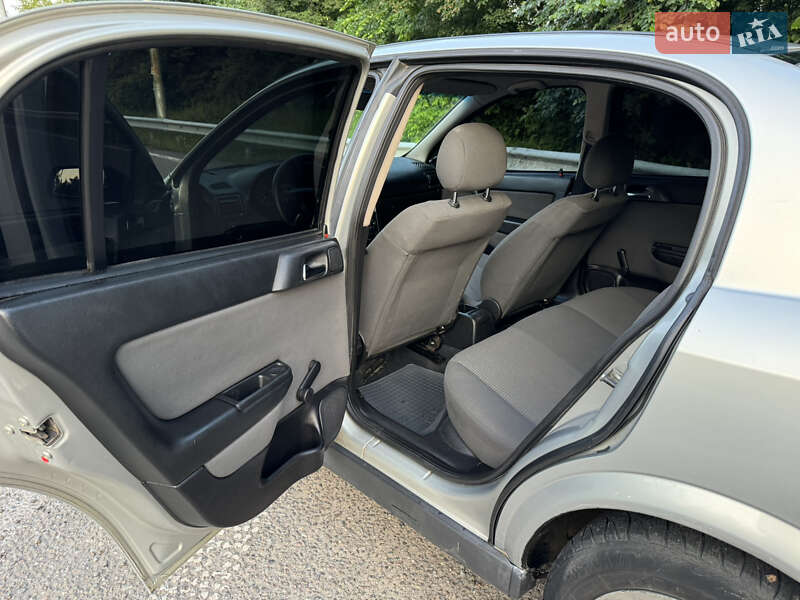 Седан Opel Astra 2006 в Киеве