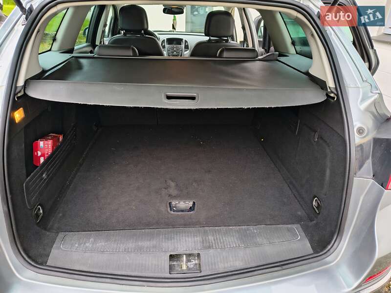 Универсал Opel Astra 2014 в Трускавце