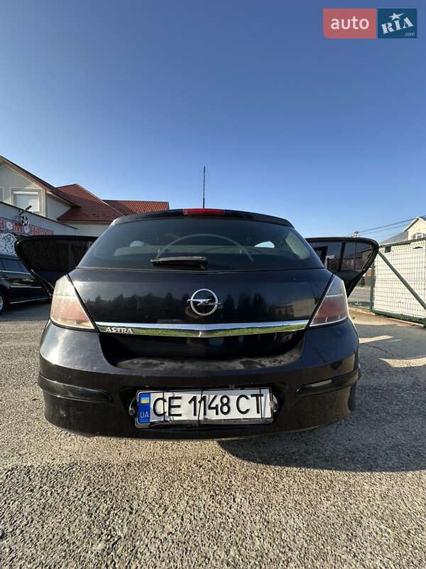 Хэтчбек Opel Astra 2007 в Черновцах