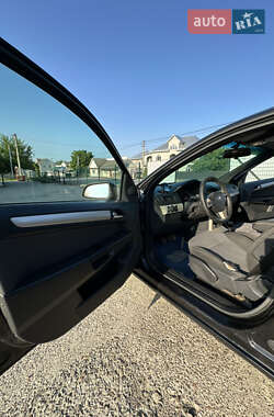 Хэтчбек Opel Astra 2007 в 