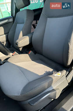 Хэтчбек Opel Astra 2007 в 