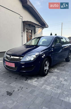 Opel Astra 2010 Opel Astra 2010