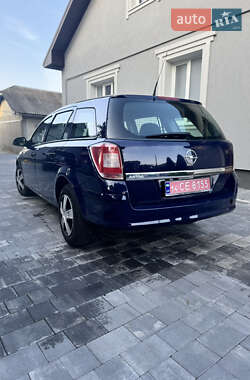 Универсал Opel Astra 2010 в 
