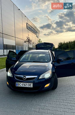 Универсал Opel Astra 2011 в Львове