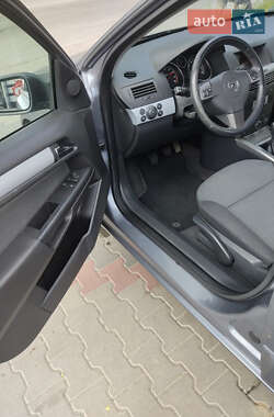 Универсал Opel Astra 2006 в 