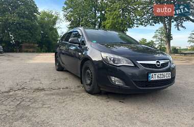 Opel Astra 2012