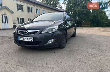 Универсал Opel Astra 2012 в 