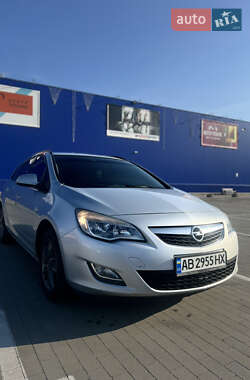 Opel Astra 2011 Opel Astra 2011