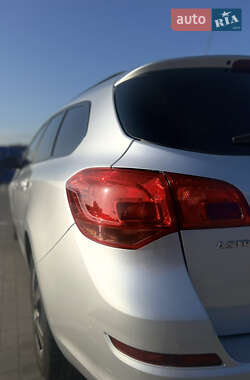 Универсал Opel Astra 2011 в 