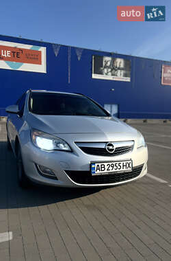 Универсал Opel Astra 2011 в 