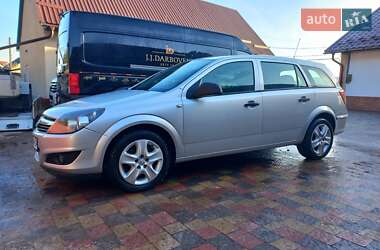 Универсал Opel Astra 2011 в Кременце