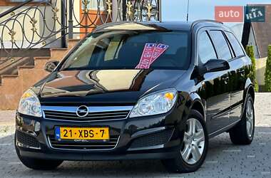 Універсал Opel Astra 2009 в Дрогобичі