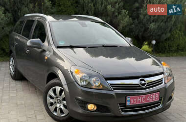 Універсал Opel Astra 2010 в Самборі