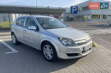Хэтчбек Opel Astra 2005 в 
