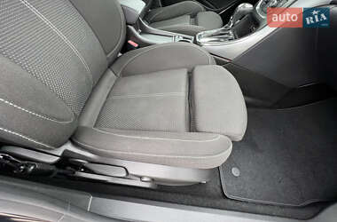 Хэтчбек Opel Astra 2010 в 
