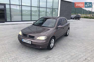 Хэтчбек Opel Astra 1998 в Хусте
