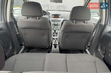 Хэтчбек Opel Astra 2009 в 