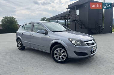Хэтчбек Opel Astra 2009 в 
