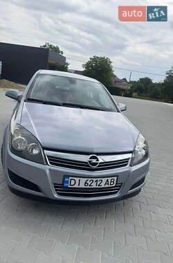 Хэтчбек Opel Astra 2009 в 