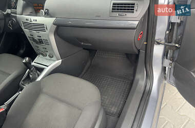 Хэтчбек Opel Astra 2009 в 