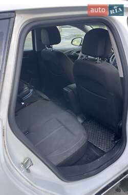 Универсал Opel Astra 2011 в 