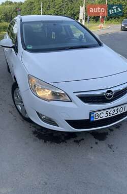 Универсал Opel Astra 2011 в 