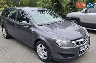 Opel Astra 2011 Opel Astra 2011