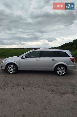 Универсал Opel Astra 2010 в 