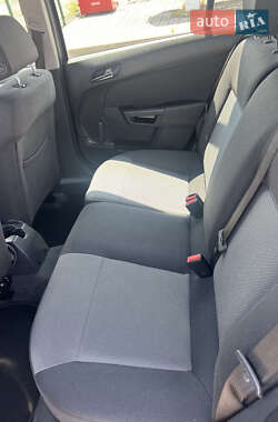 Универсал Opel Astra 2010 в 