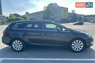 Универсал Opel Astra 2012 в 