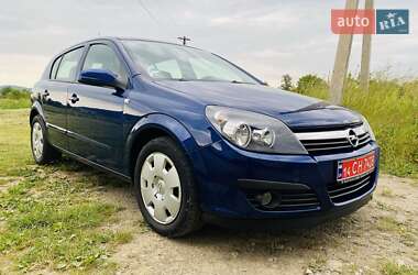 Хэтчбек Opel Astra 2006 в 