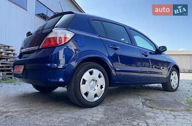 Хэтчбек Opel Astra 2006 в 