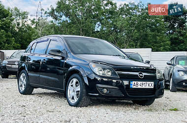 Хэтчбек Opel Astra 2006 в 