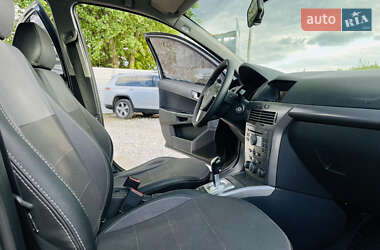 Хэтчбек Opel Astra 2006 в 