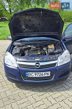 Хэтчбек Opel Astra 2008 в 