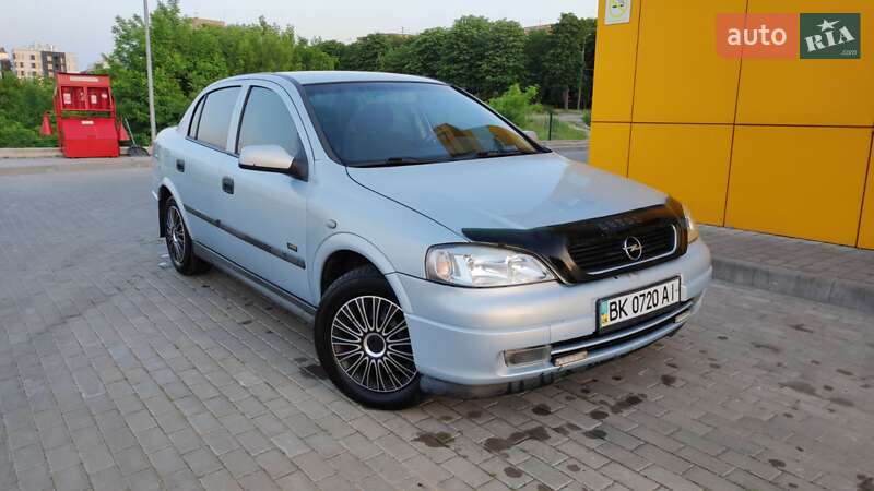 Opel Astra 2004