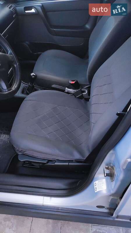 Седан Opel Astra 2004 в Рівному