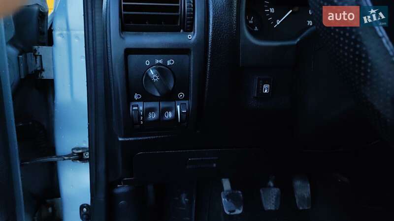 Седан Opel Astra 2004 в Рівному