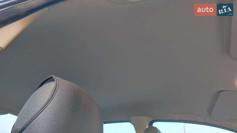 Седан Opel Astra 2004 в Рівному