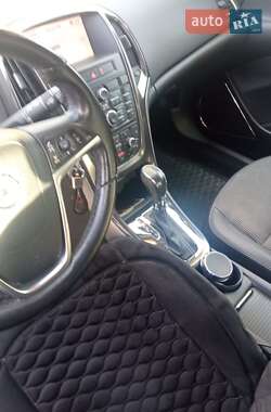 Хэтчбек Opel Astra 2010 в 