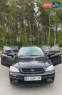 Седан Opel Astra 2006 в 