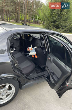 Седан Opel Astra 2006 в 